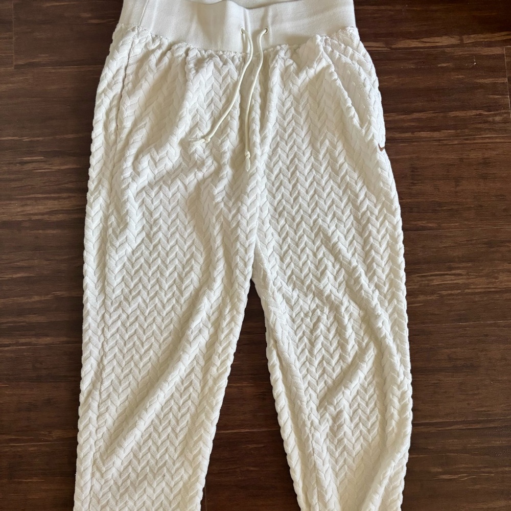 Nike Textured White Joggers | Size Medium | Never Worn